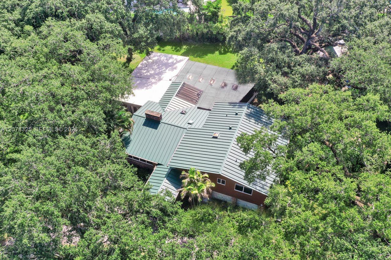 5500 Woodland LN — Photo 4