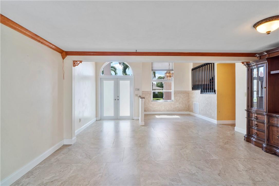 710 Briarwood Terrace — Photo 5