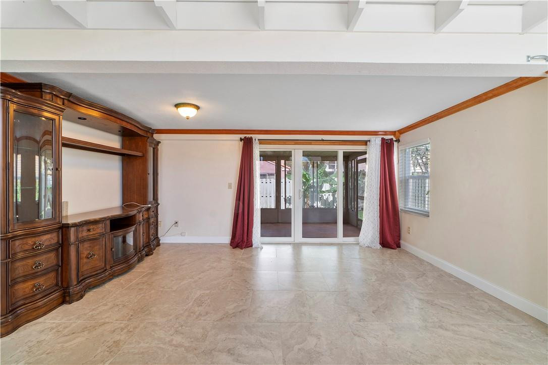 710 Briarwood Terrace — Photo 4
