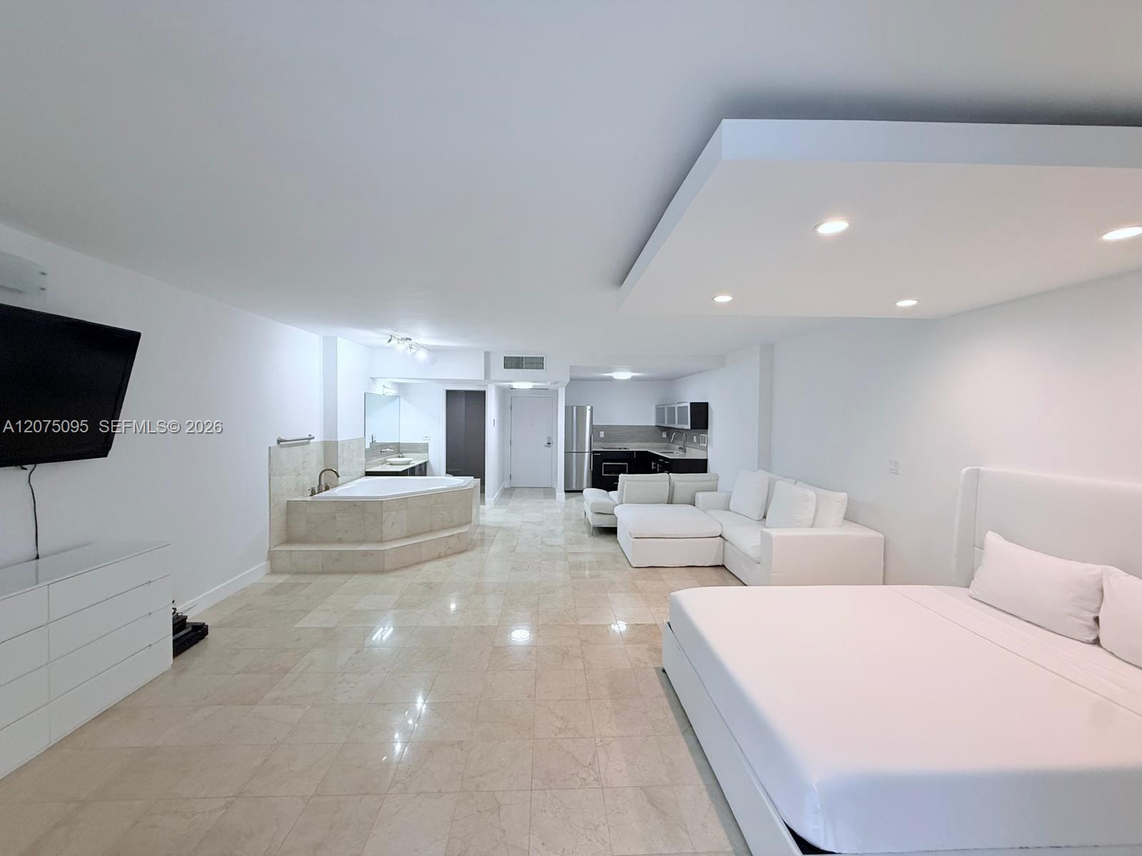 2301 Collins Ave # 621, Miami Beach FL 33139