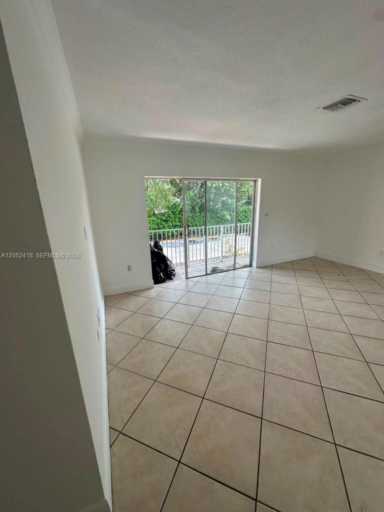 8601 SW 94th St # 207W, Miami FL 33156