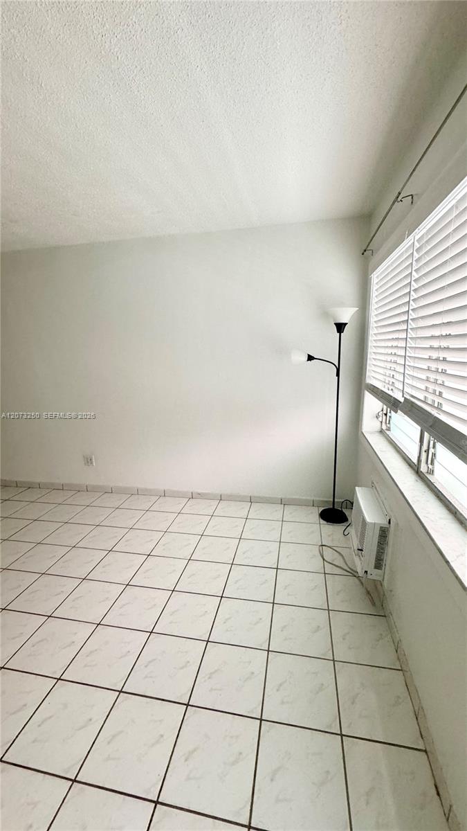 1234 Euclid Ave # 4 — Photo 2