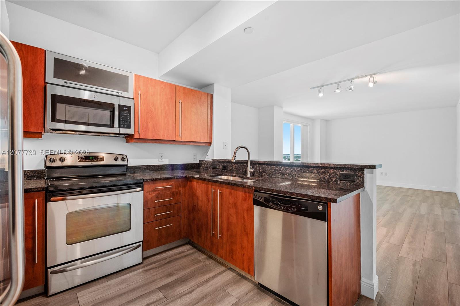 7350 SW 89th St # 706S — Photo 3