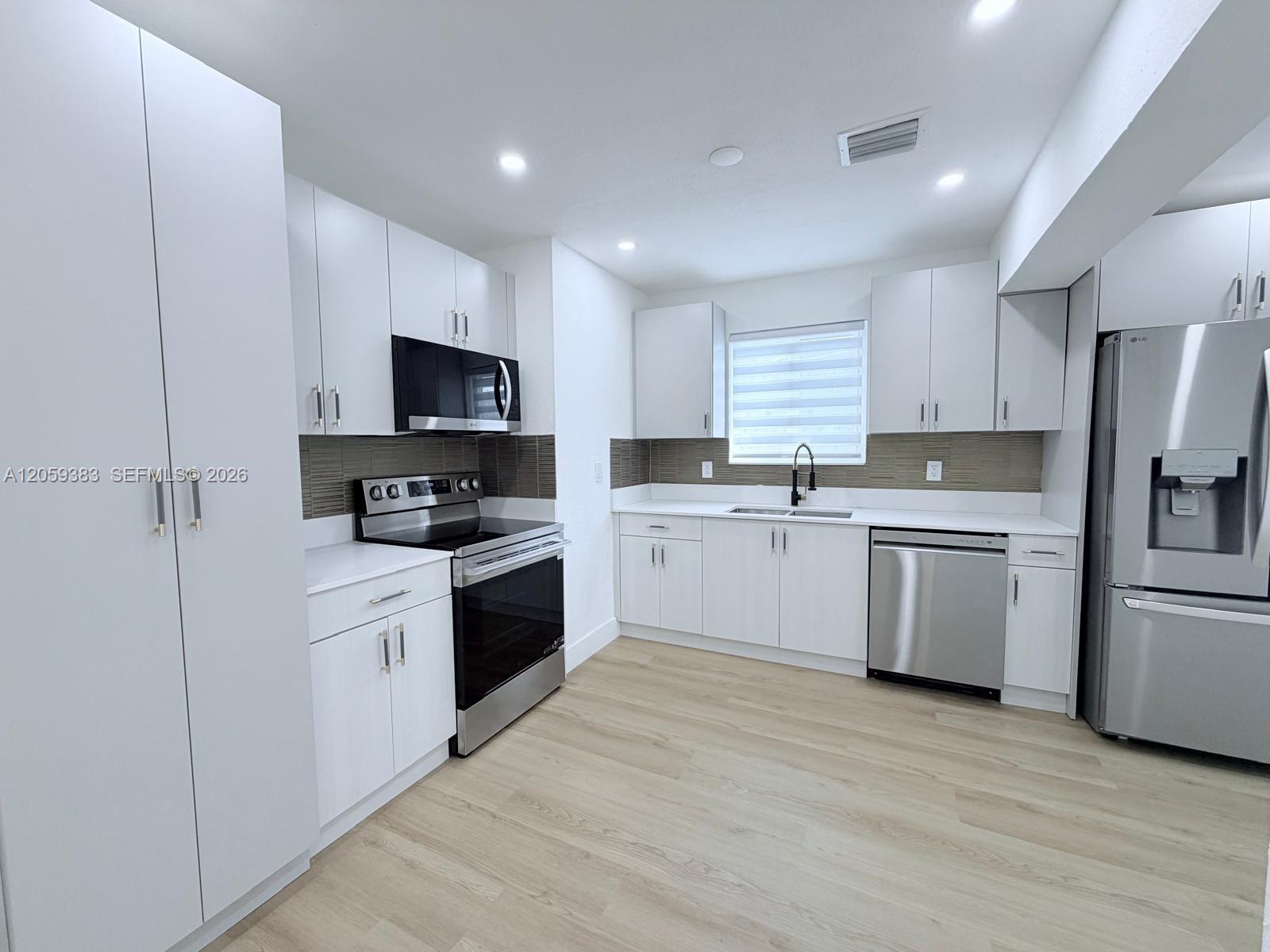 4130 NW 11th Ave — Photo 5