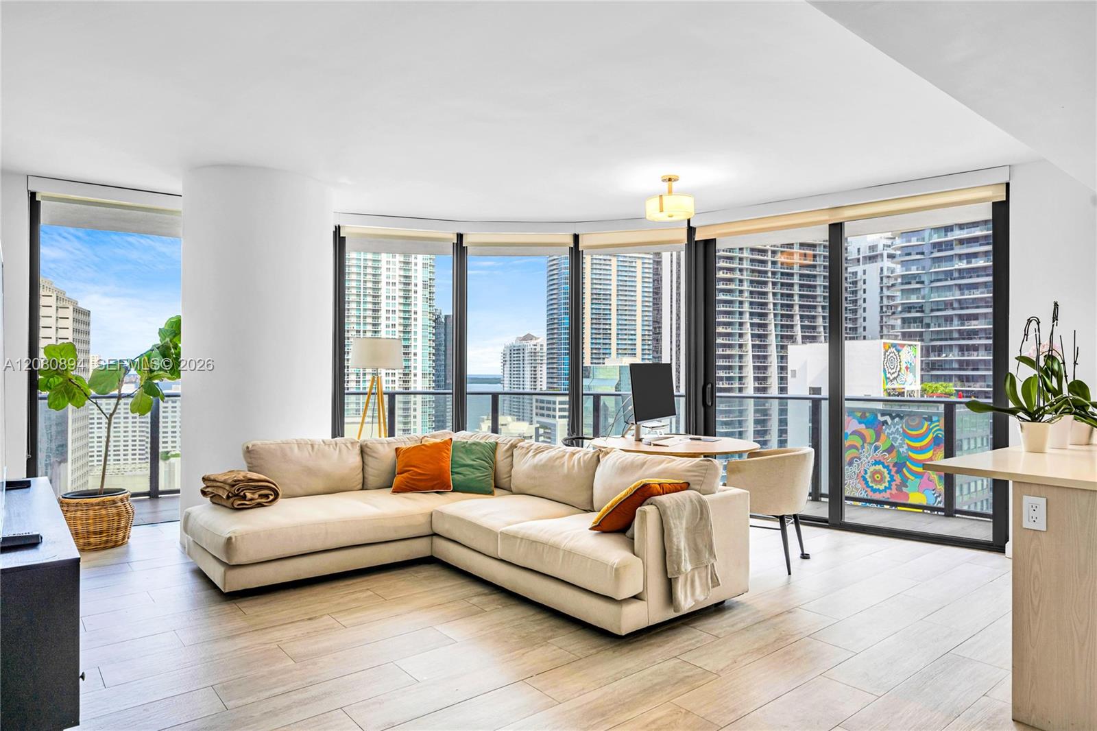 45 SW 9th St # 2103 — Photo 2