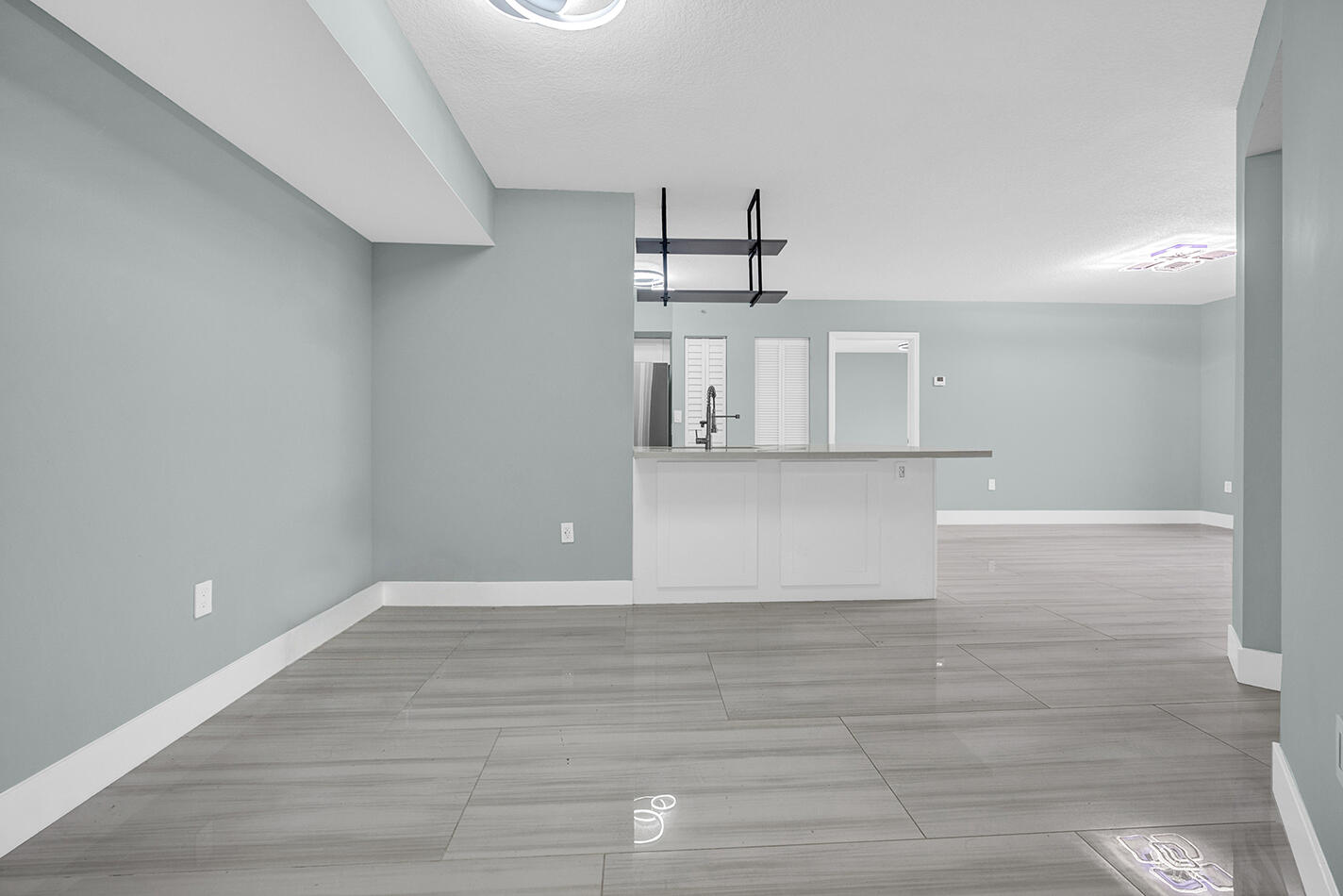 1010 Villa Circle — Photo 5