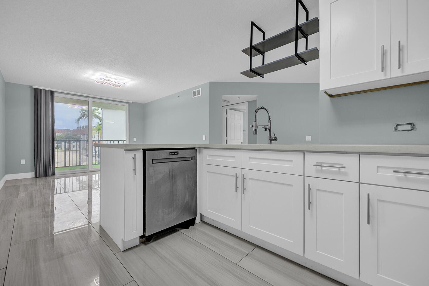 1010 Villa Circle — Photo 2