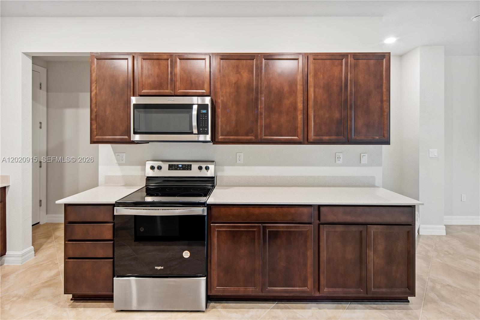 4488 E Appleton Cir E — Photo 3