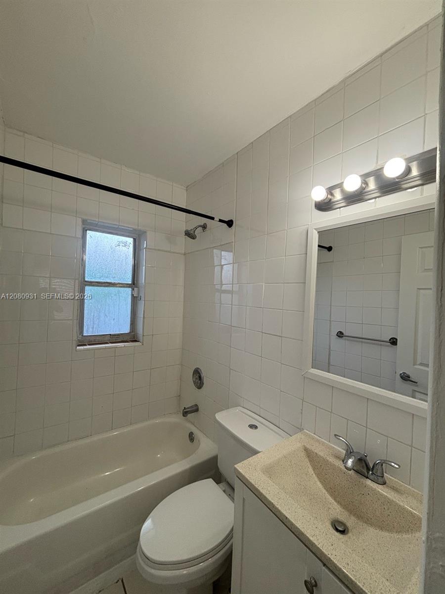 1987 NW 56th St # 0 — Photo 3