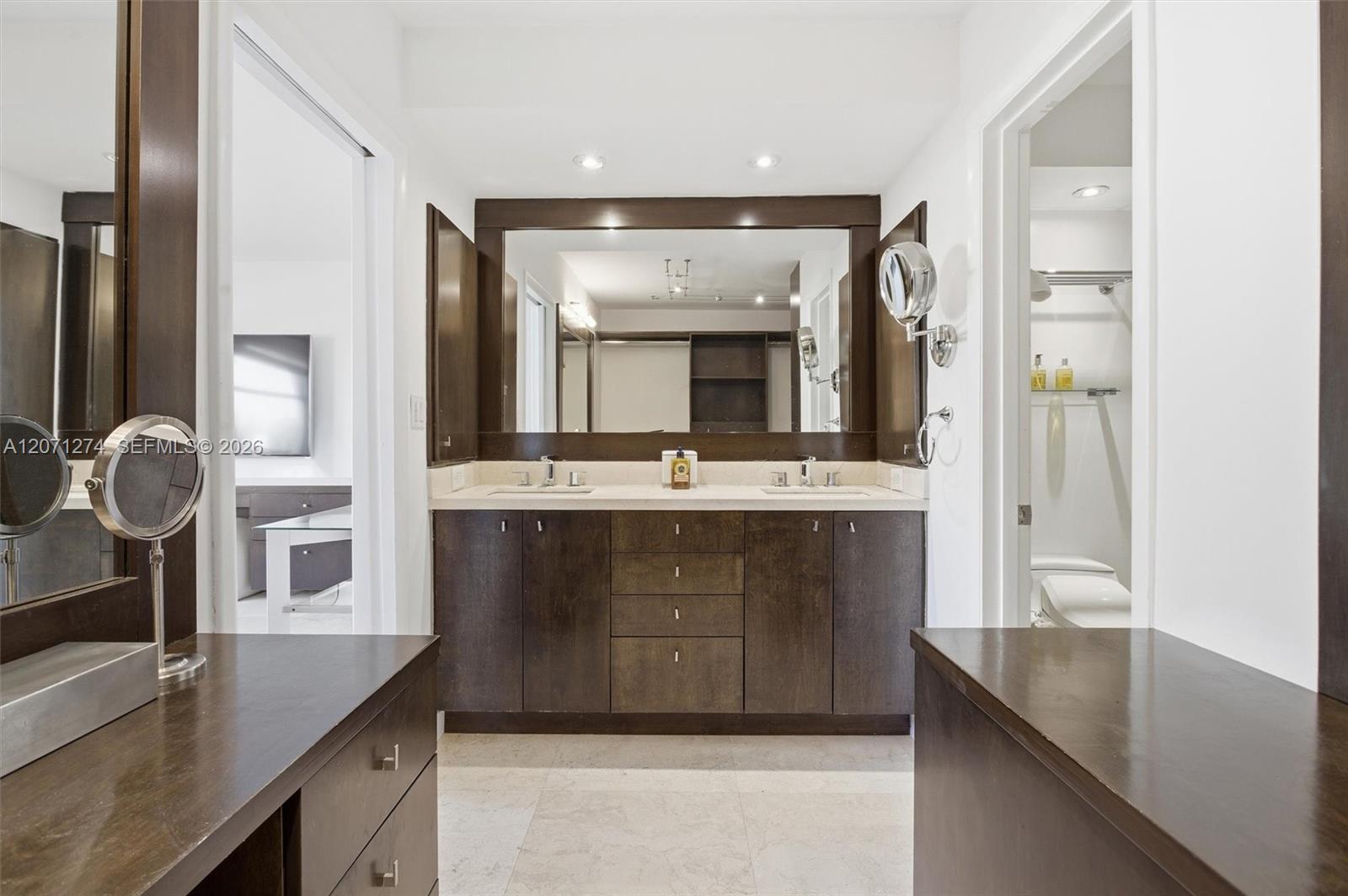 613 Ocean Dr # 5D View 11