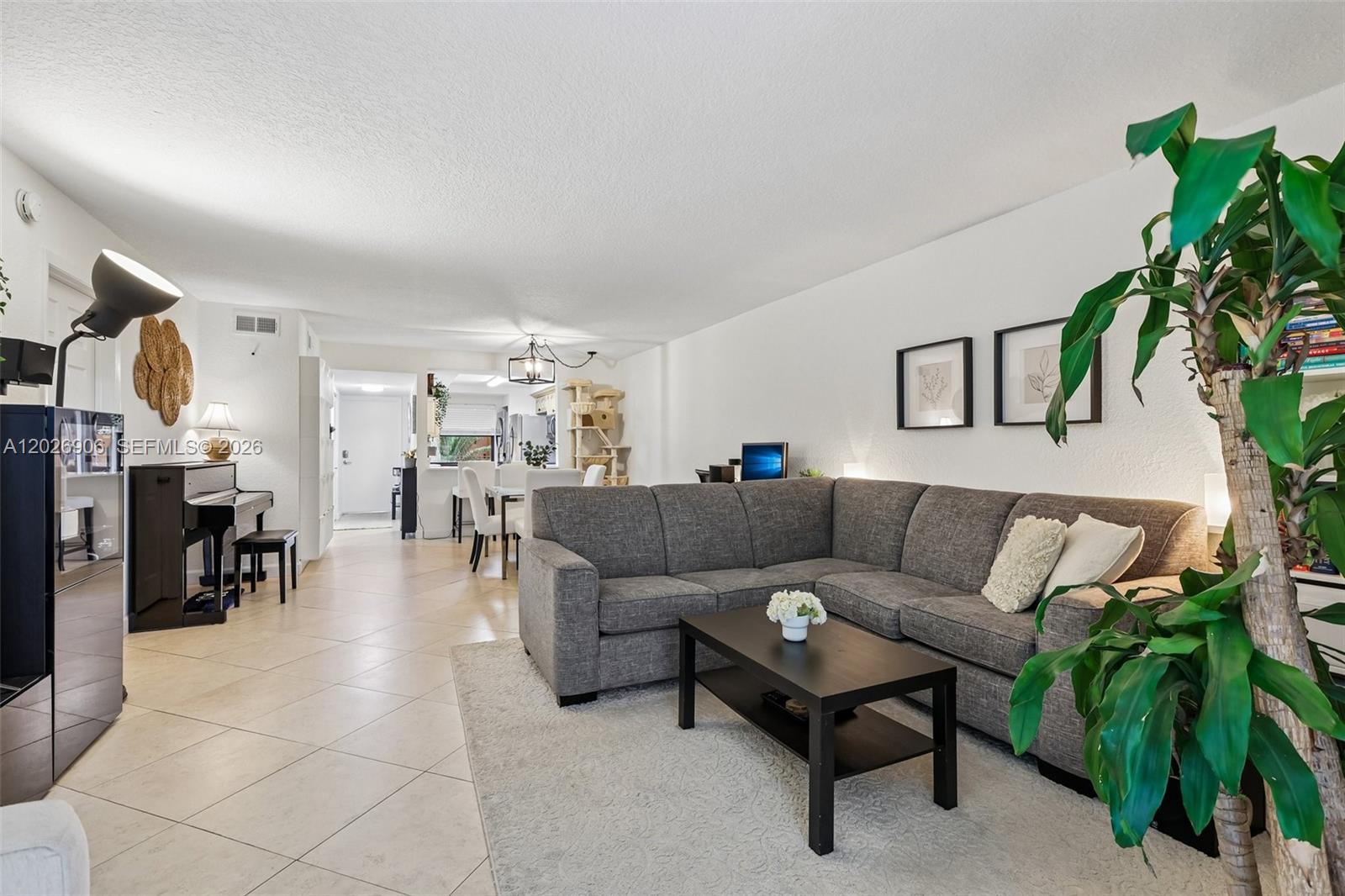 400 Commodore Dr # 206 — Photo 4