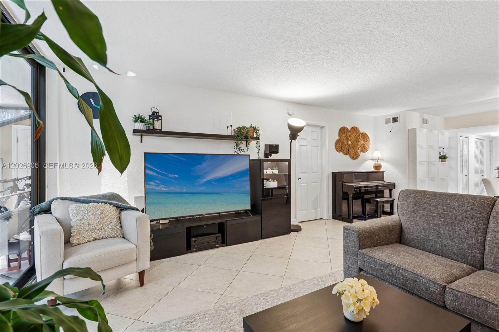 400 Commodore Dr # 206 — Photo 5