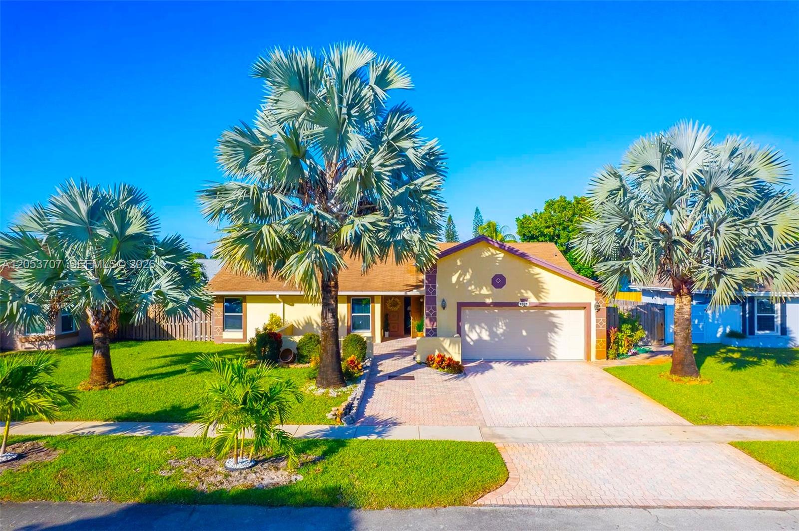4921 NW 83rd Ave, Lauderhill FL 33351