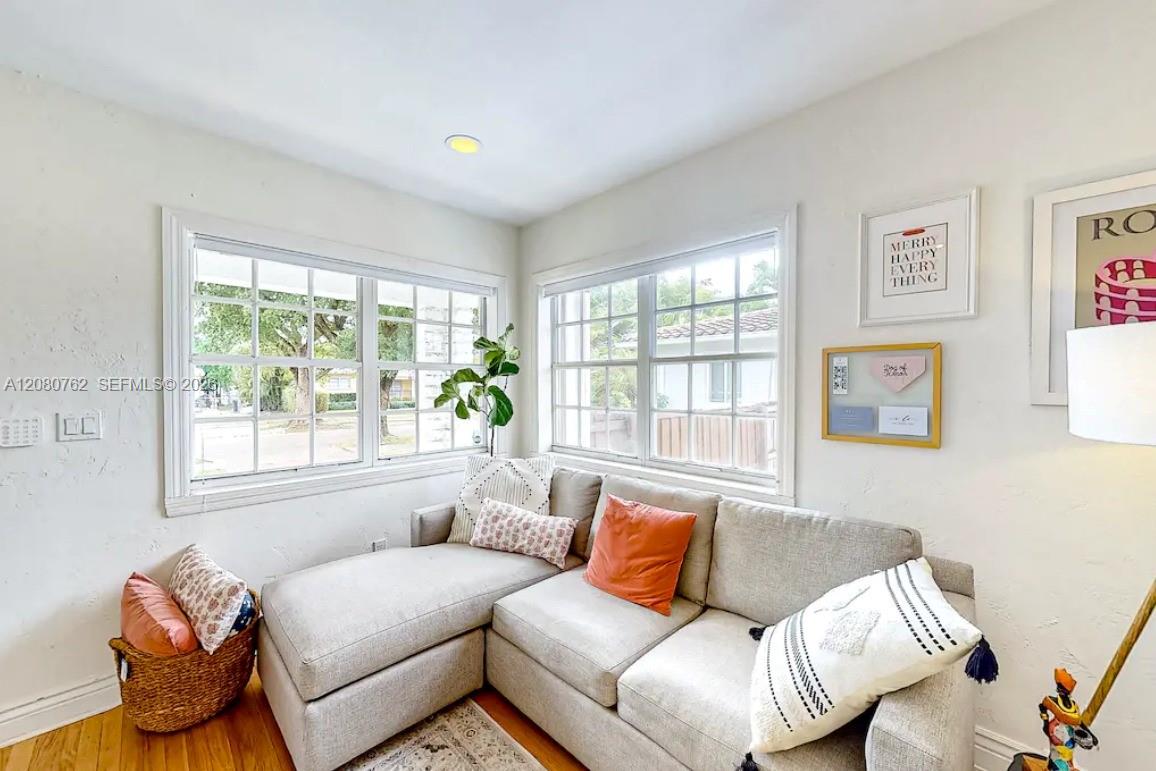 5751 SW 11th St — Photo 5