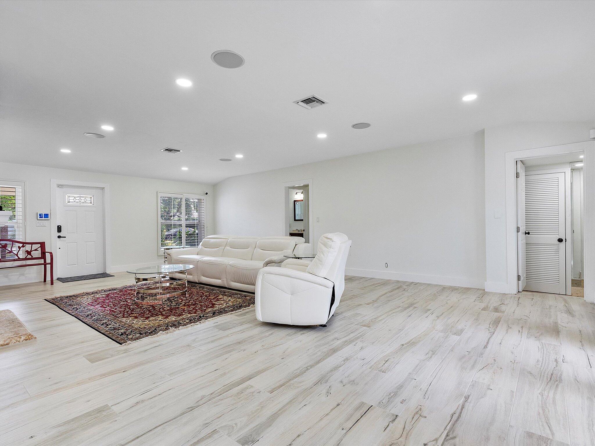 411 Poinciana Drive — Photo 5