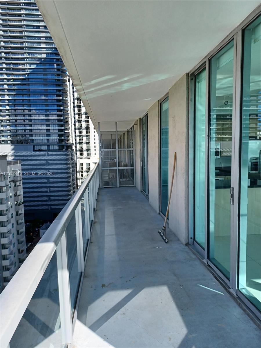1111 SW 1 AV # 1825-N — Photo 4