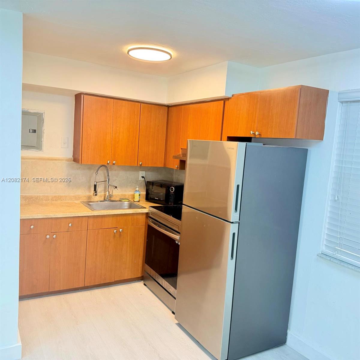 2015 SW 27th Ave # 2 — Photo 5
