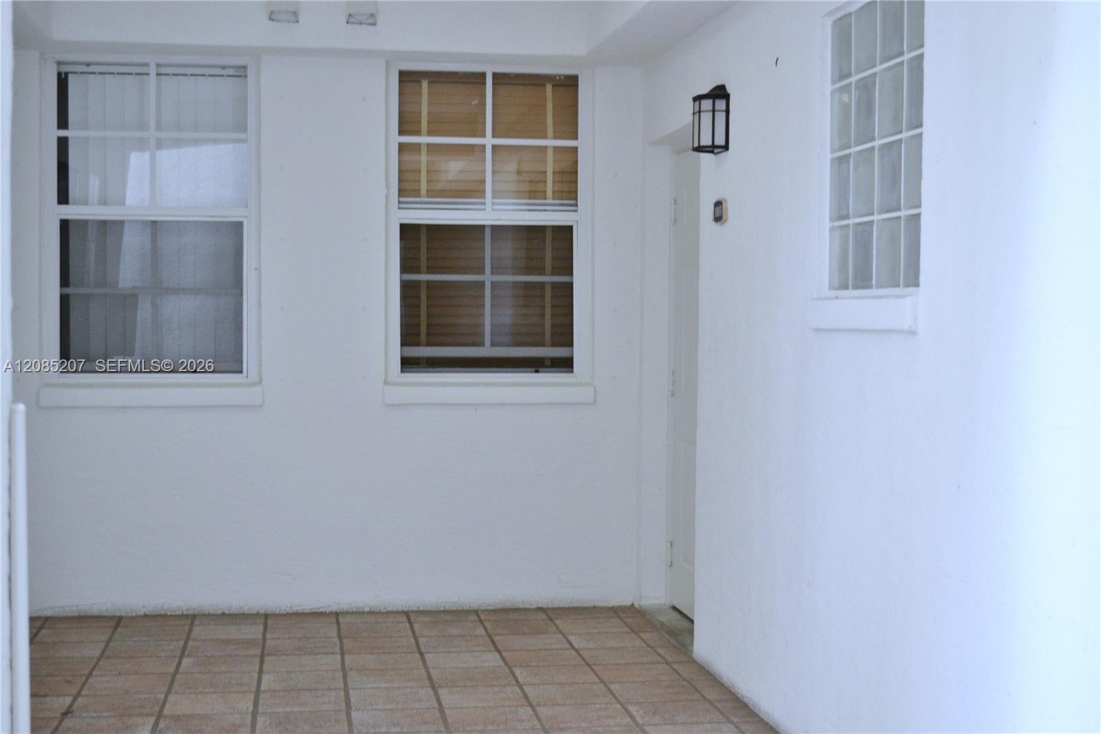 3225 NE 184th St # 10103 — Photo 2