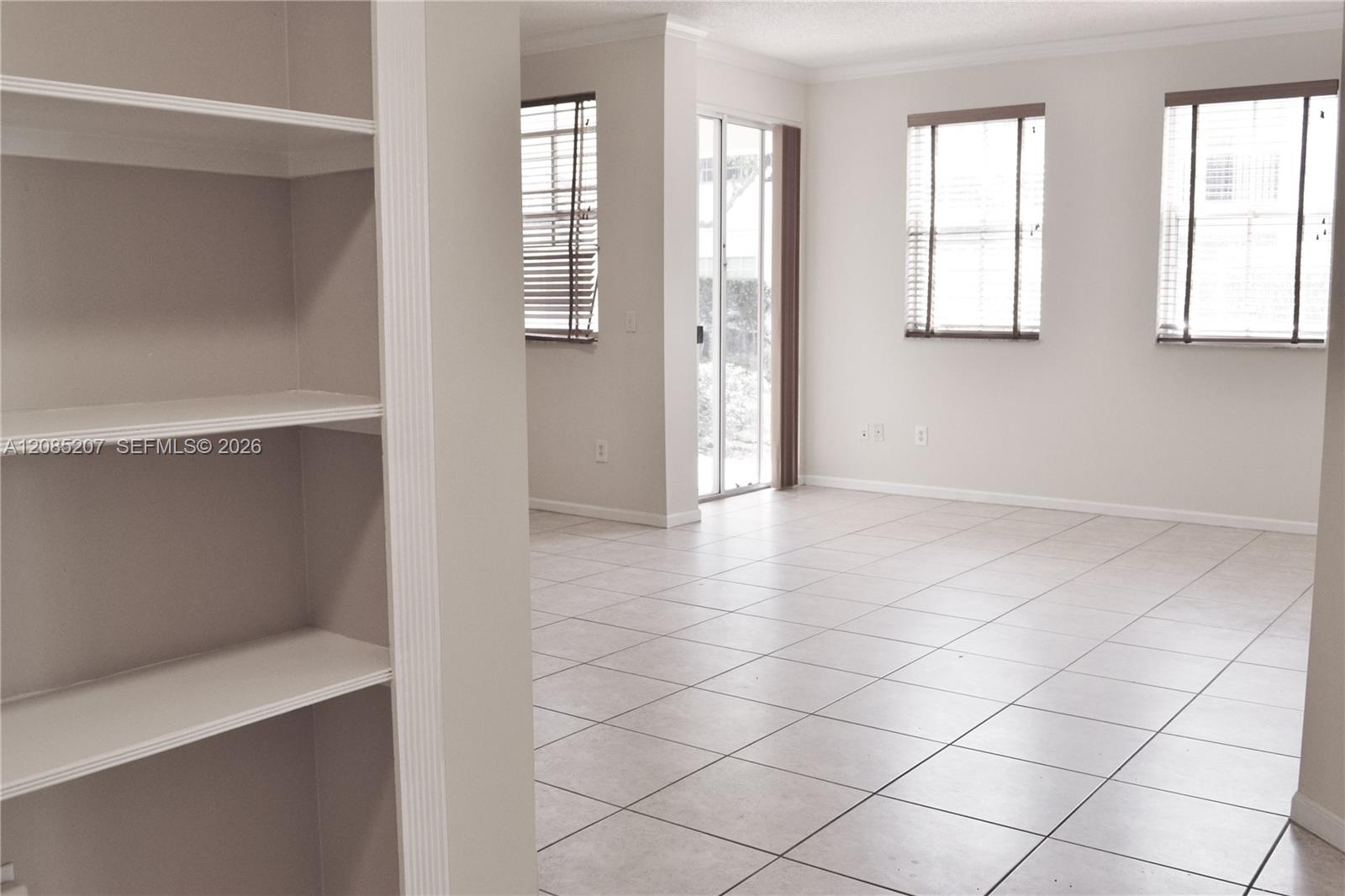 3225 NE 184th St # 10103 — Photo 3