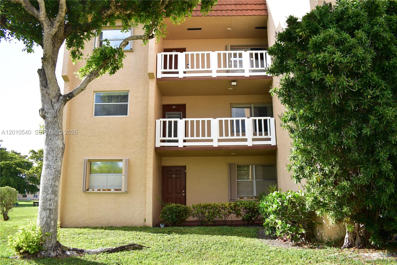 9321 Sunrise Lakes Blvd # 201, Sunrise FL 33322