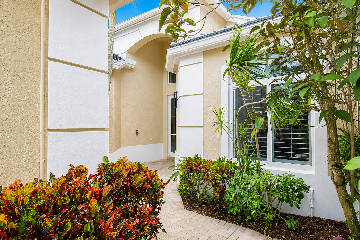 16053 VILLA VIZCAYA Place — Photo 2