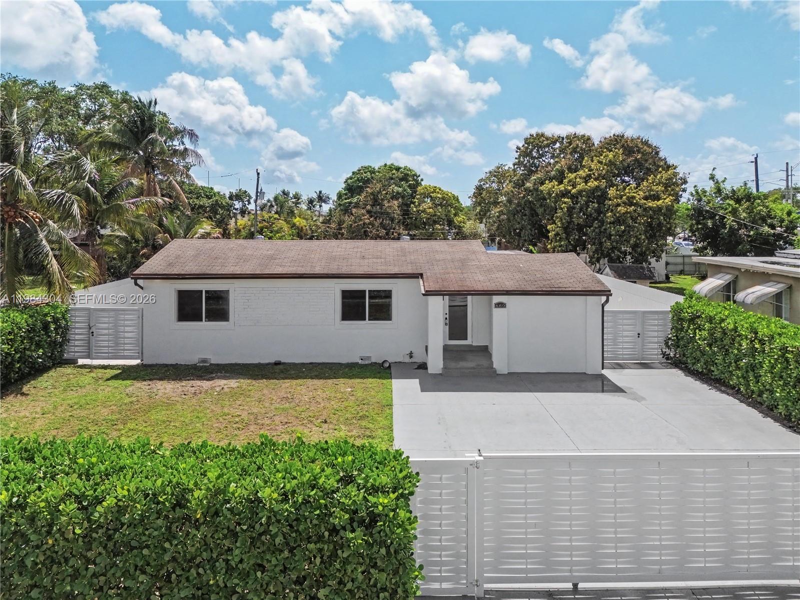 660 S Biscayne River Dr — Photo 2