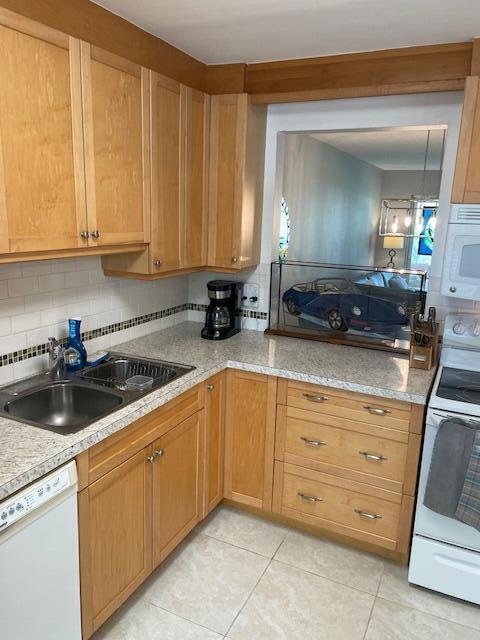 307 LAKE EVELYN Drive — Photo 4
