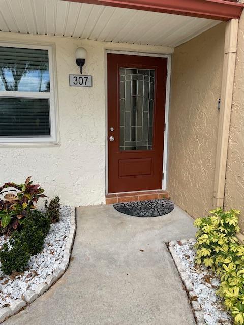 307 LAKE EVELYN Drive — Photo 3