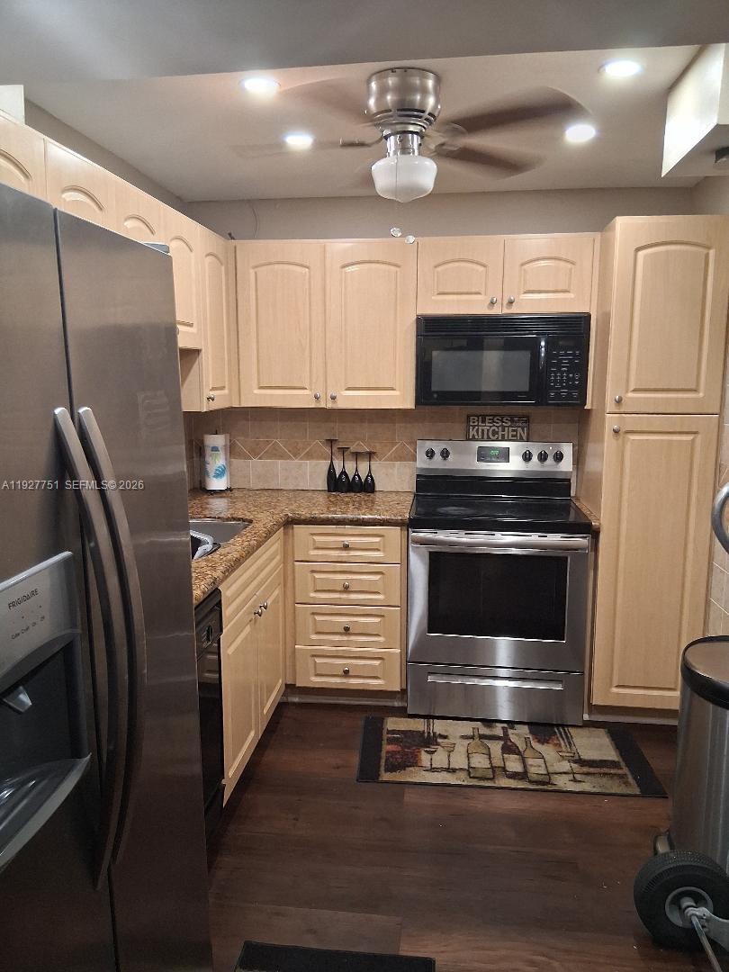 1000 Saint Charles Pl # L2 — Photo 4