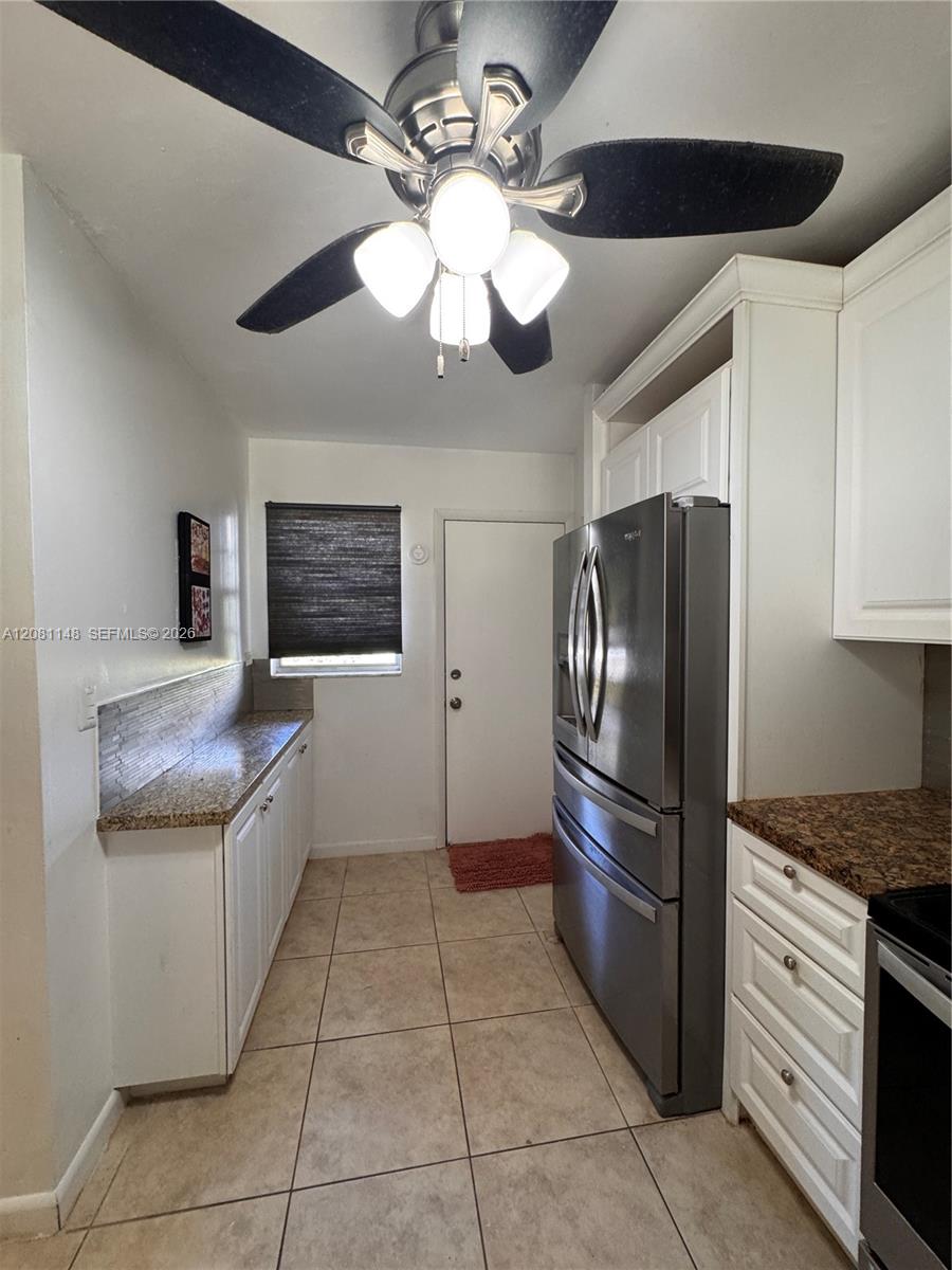 1670 NE 191st St # 3 — Photo 4