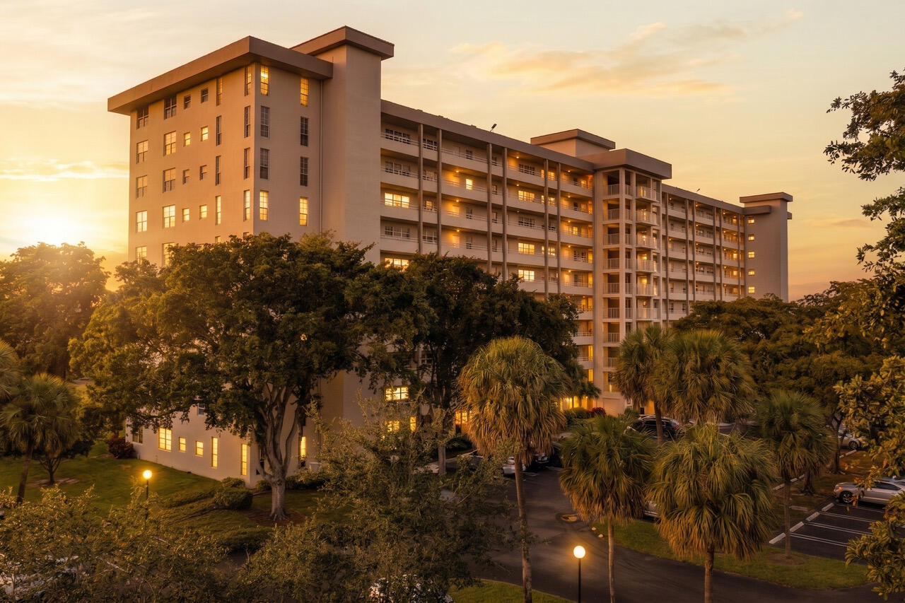 575 Oaks Lane # 1002, Pompano Beach FL 33069