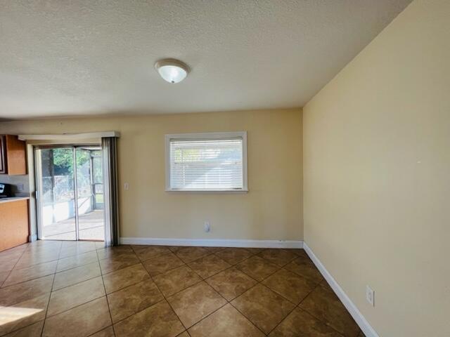 11184 Median Street — Photo 4