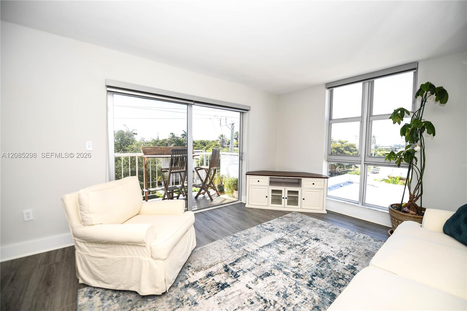 8305 Crespi Blvd # 4D — Photo 5