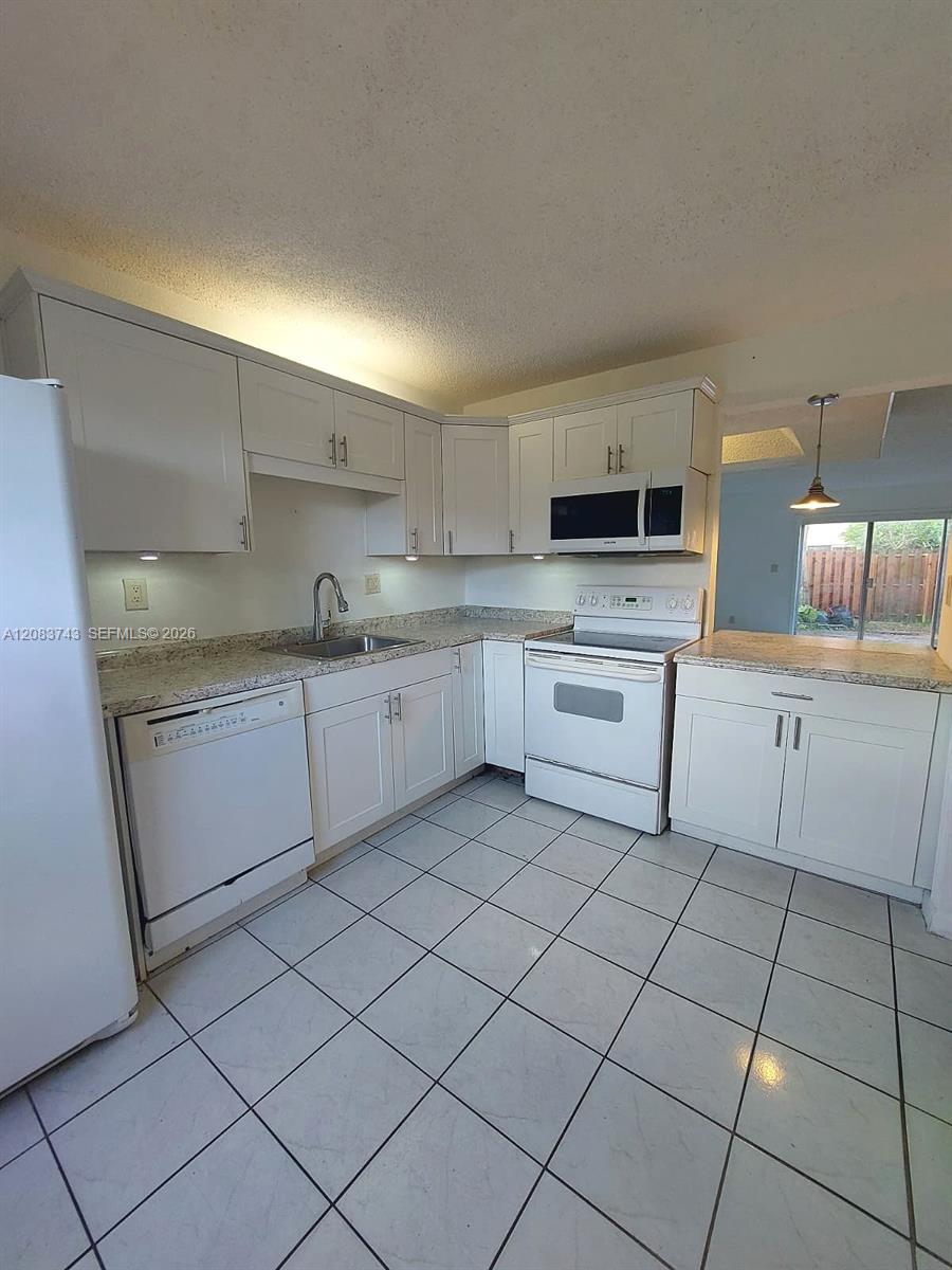7332 SW 25th Ct # 12 — Photo 5
