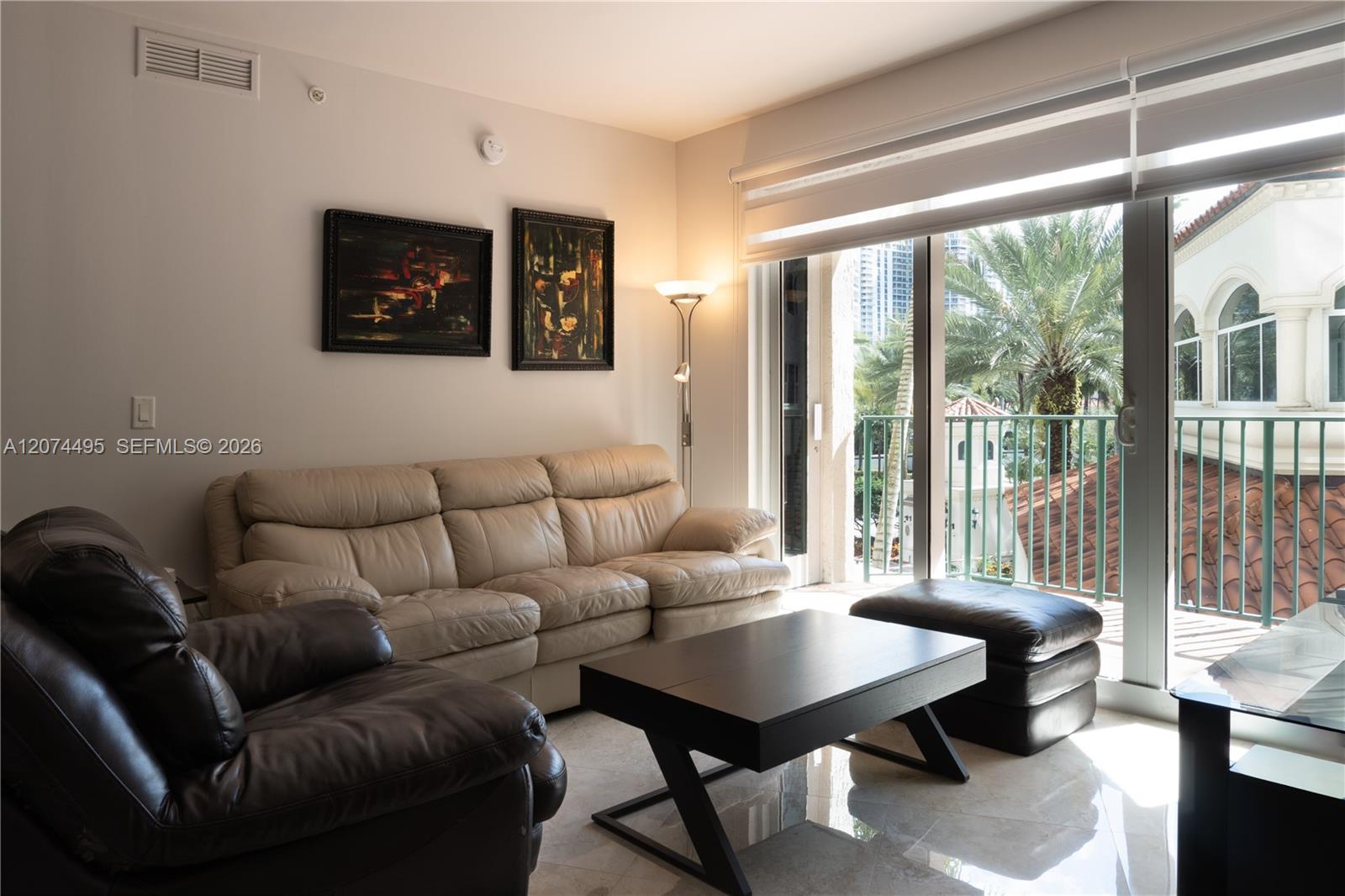 20000 E Country Club Dr # 307 — Photo 4