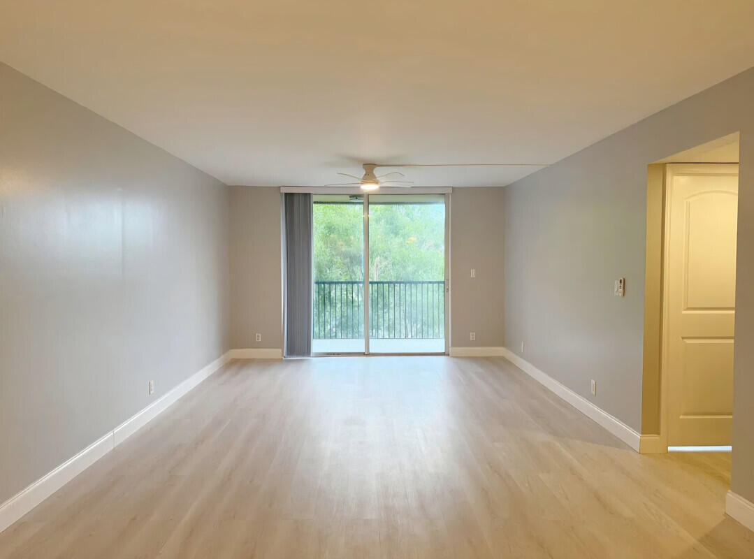 3300 W Rolling Hills Circle # 410 — Photo 4