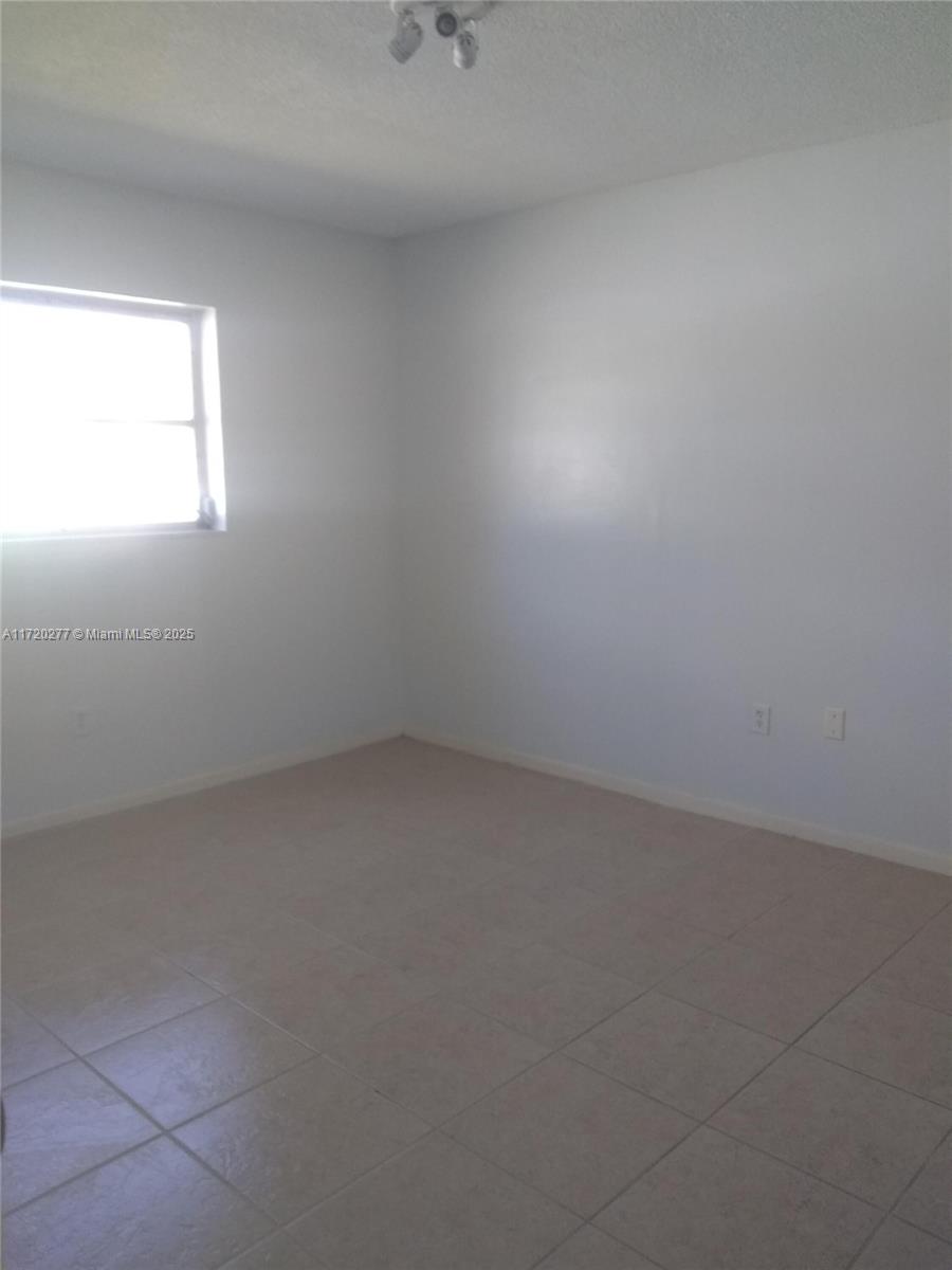 1735 NE 164th St # G210 — Photo 3