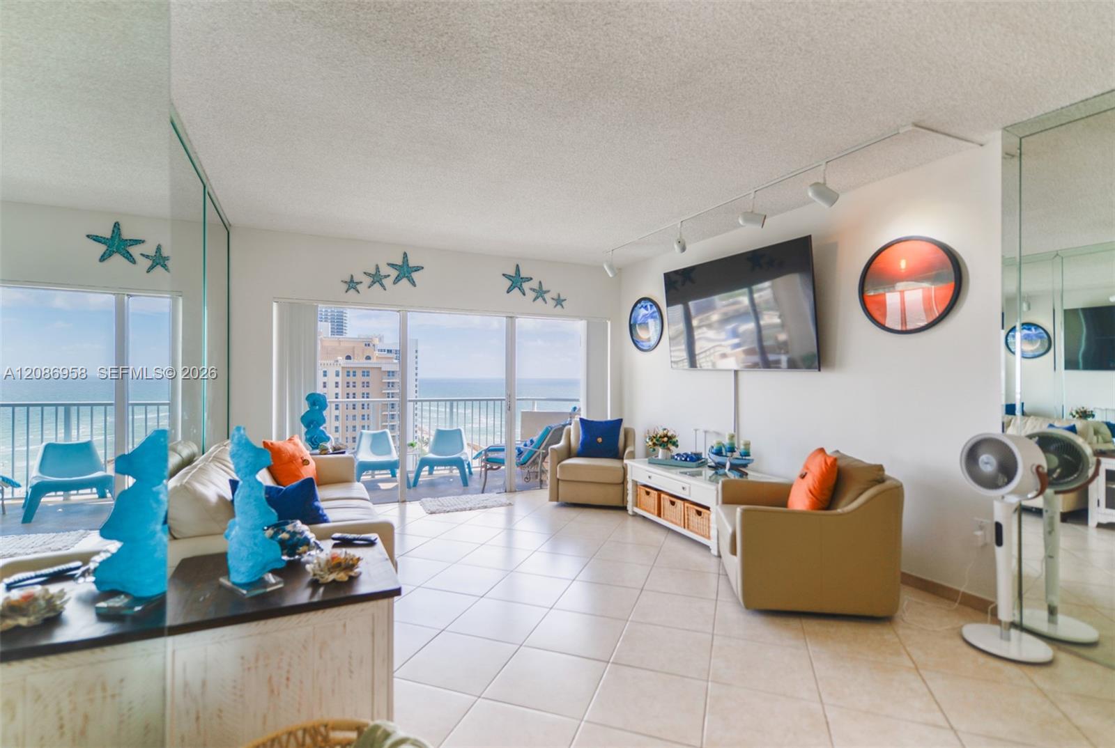1950 S Ocean Dr # 18B — Photo 2
