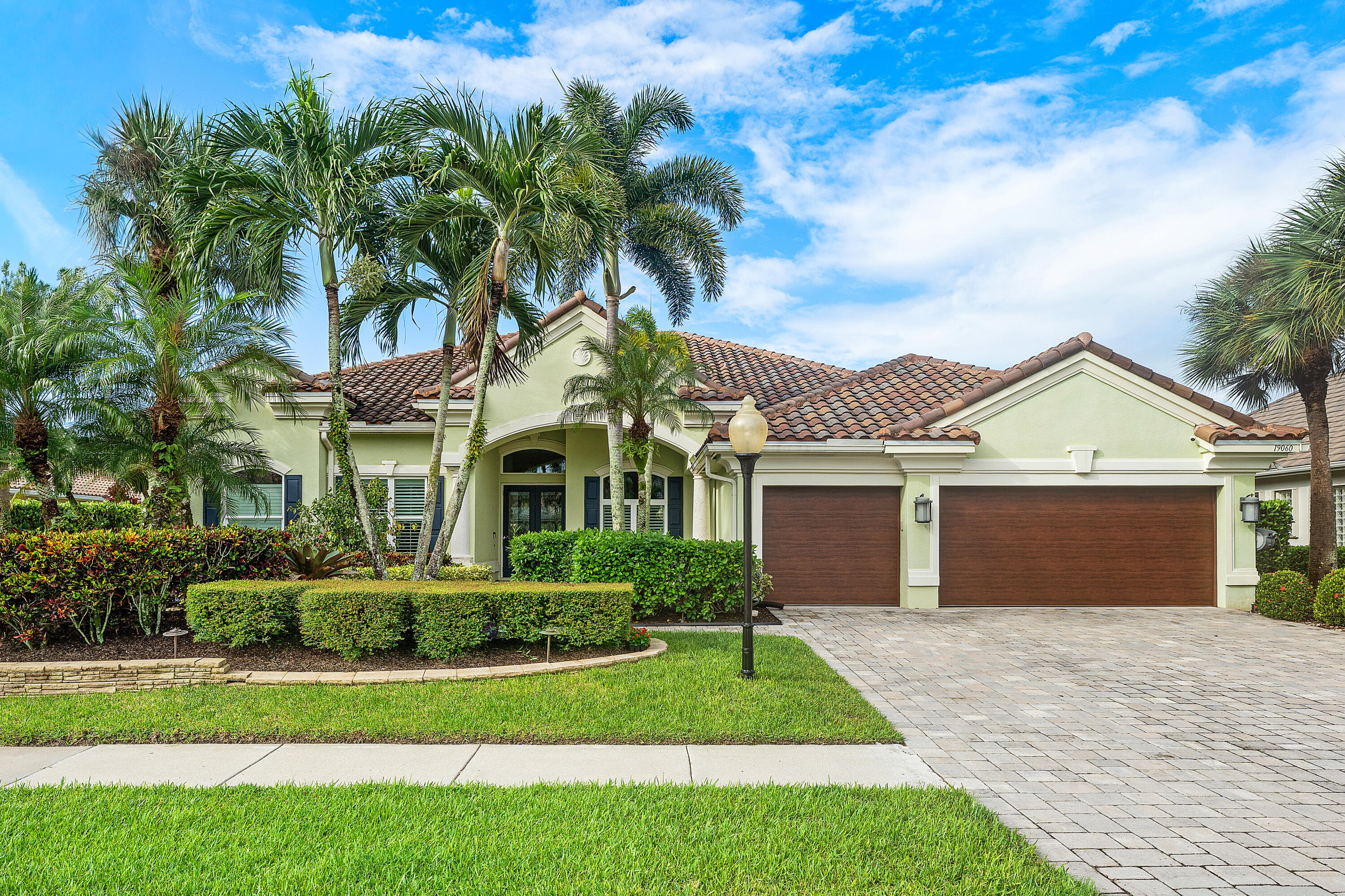 19060 SE KOKOMO Lane N, Jupiter FL 33458