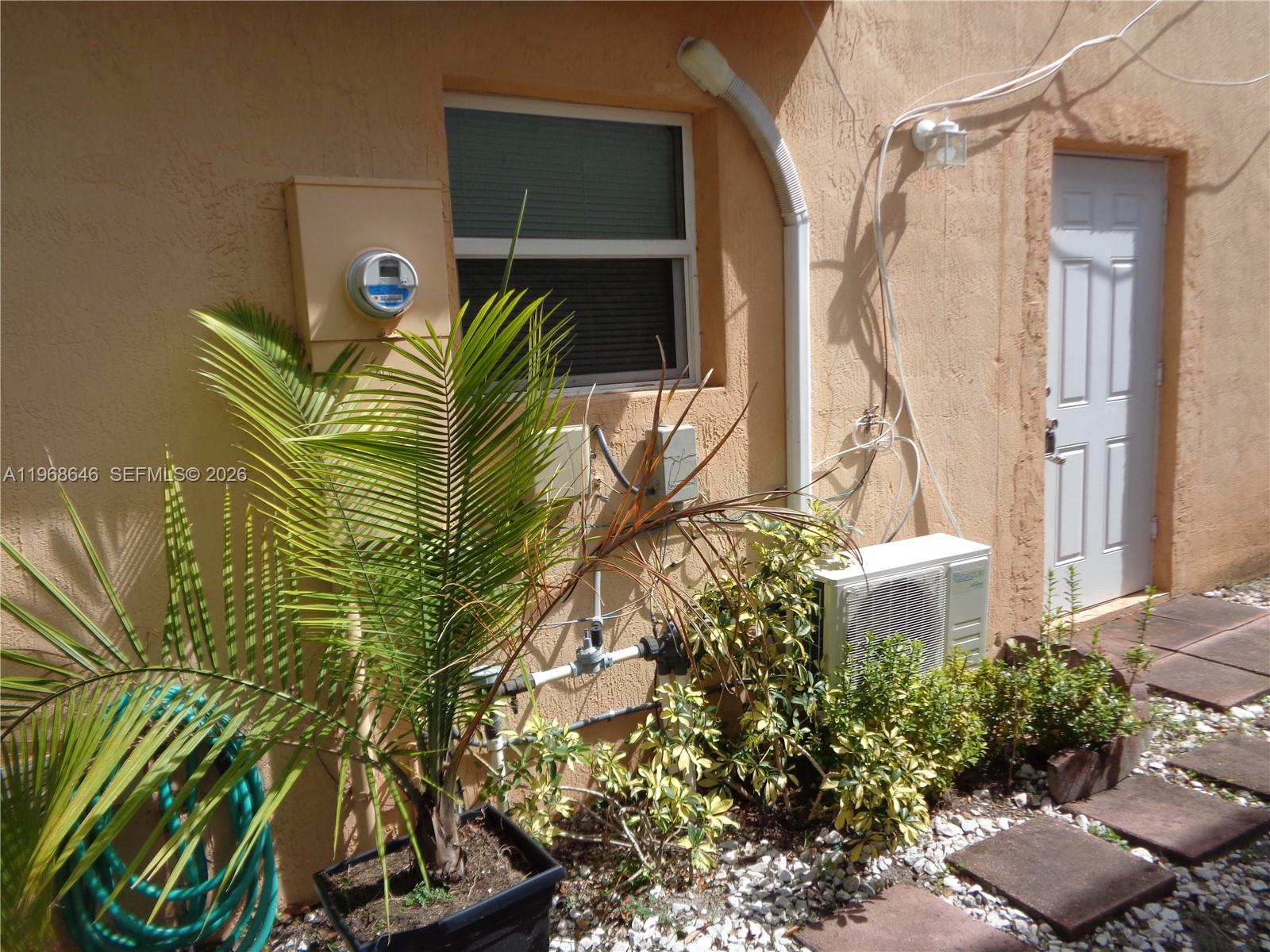 2060 SE 14th St — Photo 4