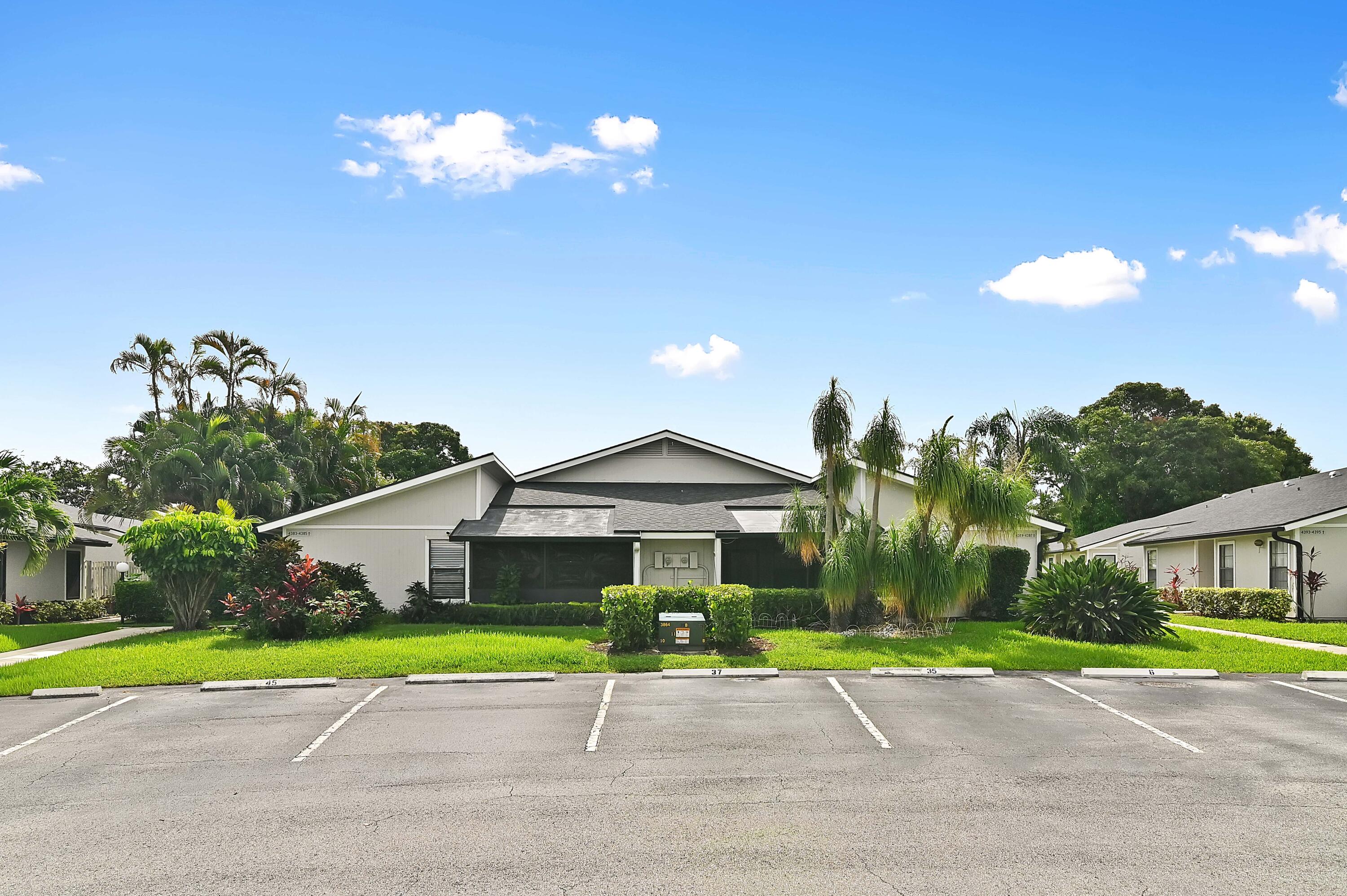 4383 Willow Pond Circle, West Palm Beach FL 33417