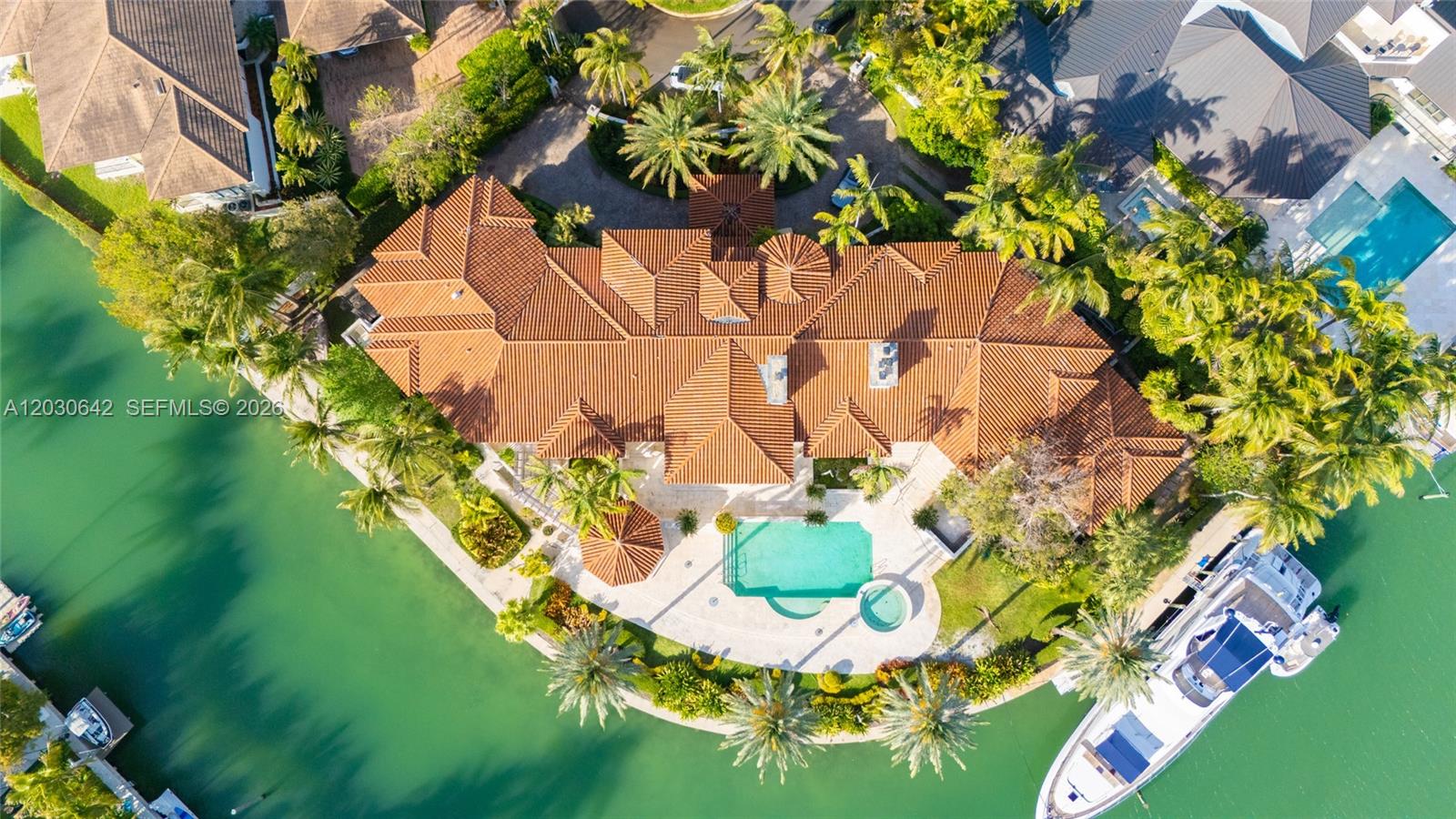 260 Cape Florida Dr — Photo 3