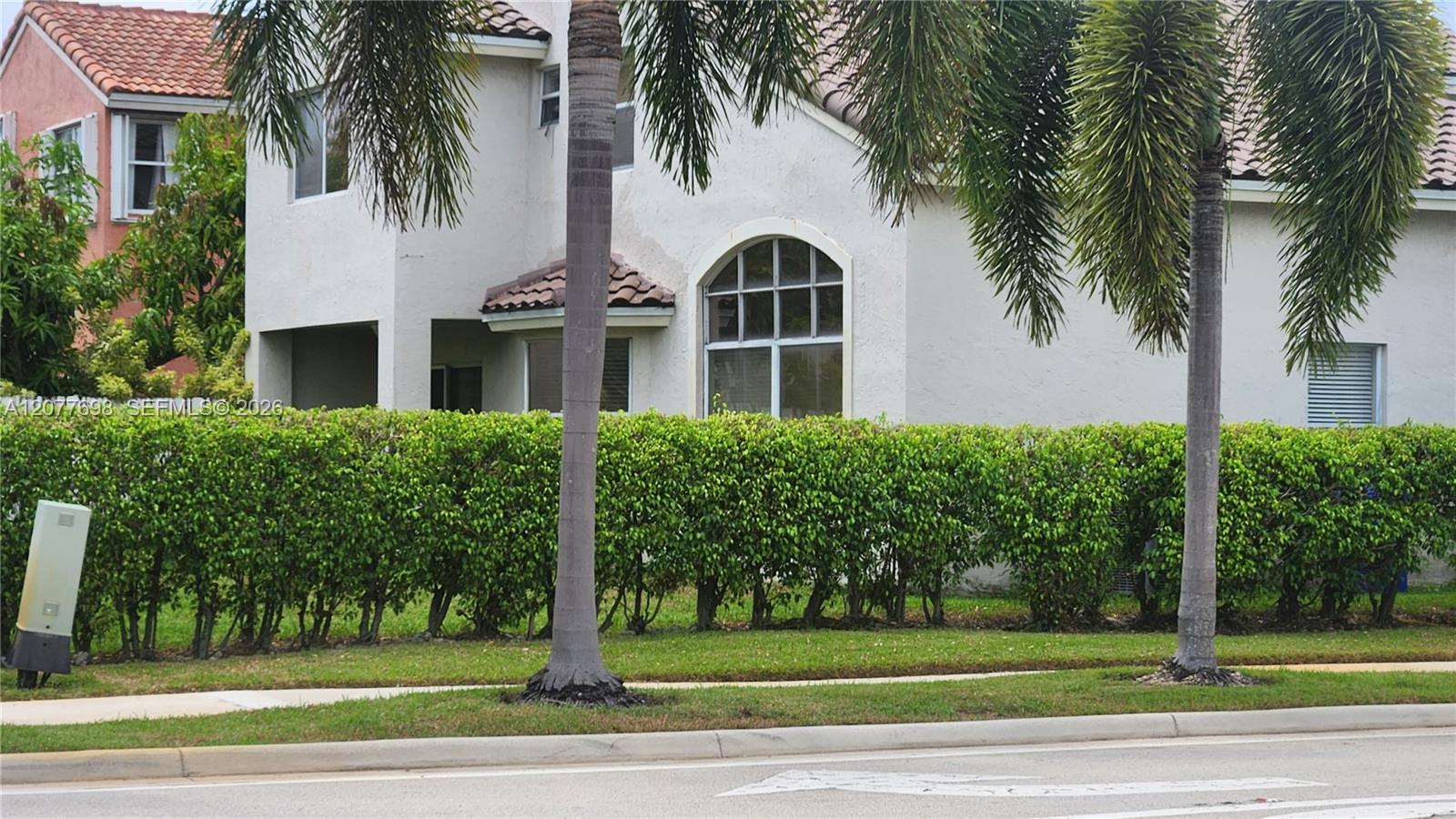1055 NW 187th Ave — Photo 2