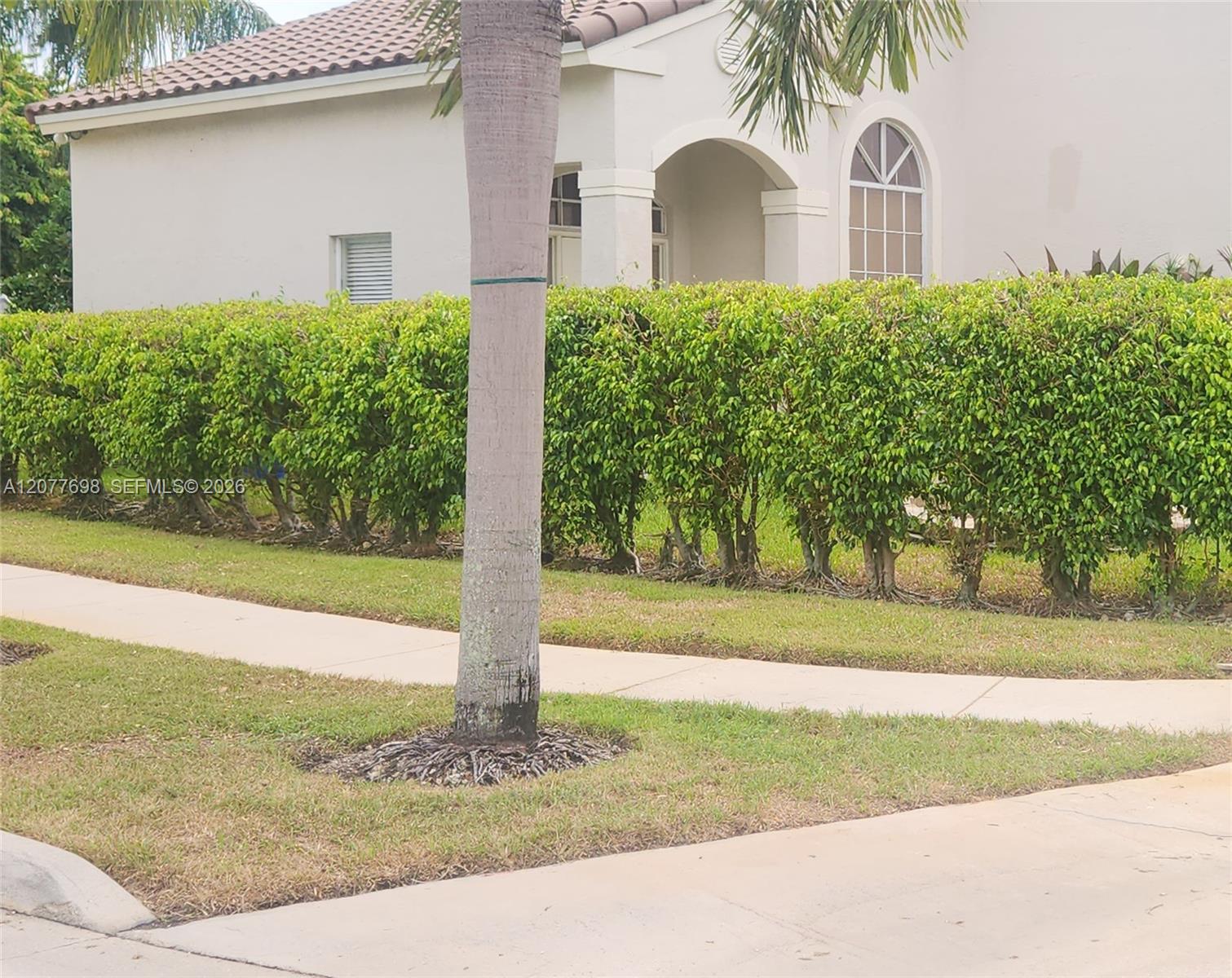 1055 NW 187th Ave — Photo 3